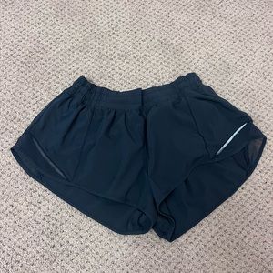 Lululemon Hotty Hot 2.5” Navy Blue
